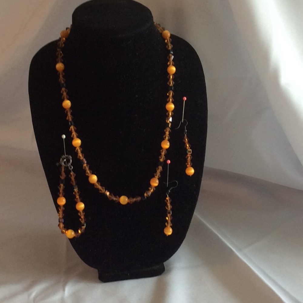 Necklace set with bracelet and earrings